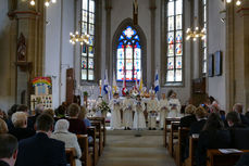 1. Heilige Kommunion in St. Crescentius (Foto: Karl-Franz Thiede)